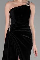 Evora Black Velvet Gown