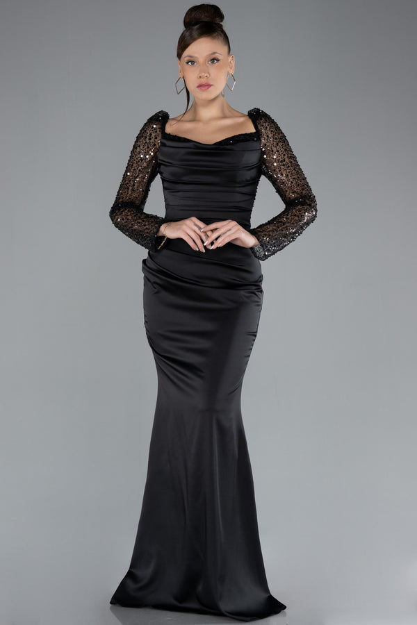 Jeta Black Sequined Long Sleeve Tailed Satin Gown