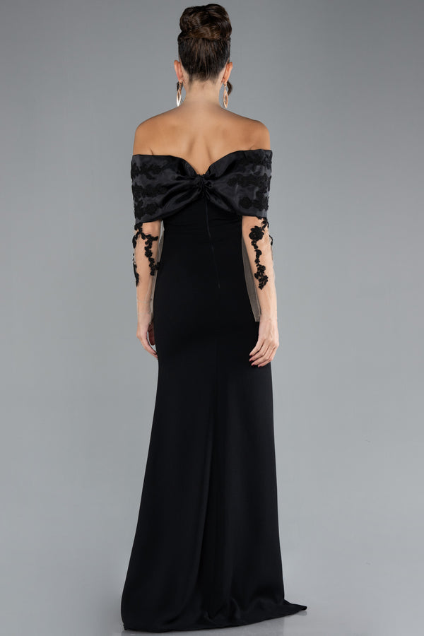 Lyra Black Laced Boat Neck Long Sleeve Fish Cut Gown