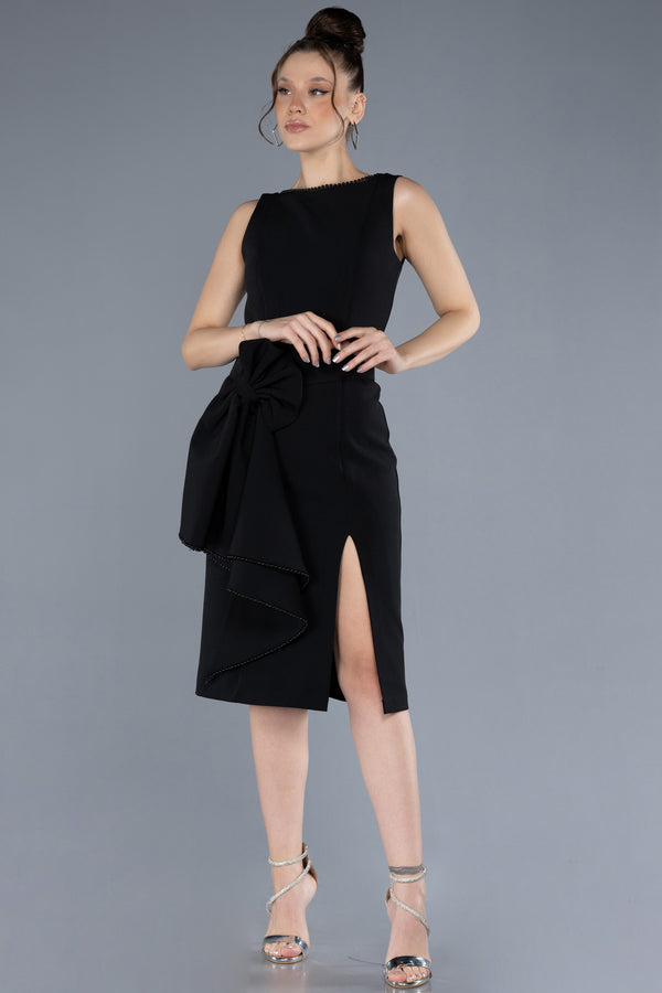 Betty Boat Neck Black Midi Dress