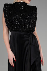 Anna Black Sequin Sleeveless Gown
