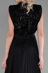 Anna Black Sequin Sleeveless Gown