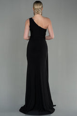 Evora Black Gown