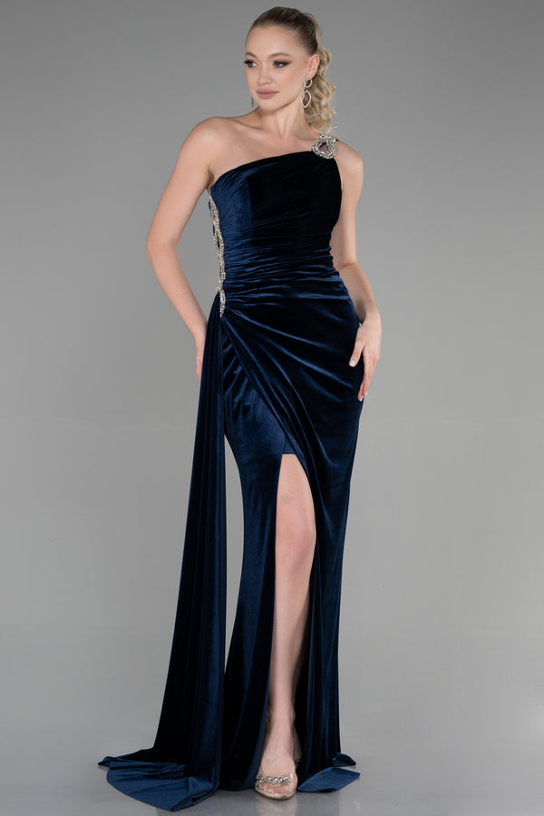 Evora Navy Velvet Gown