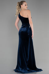 Evora Navy Velvet Gown