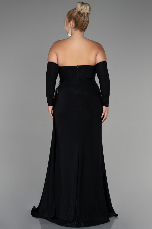 Thais Black Gown