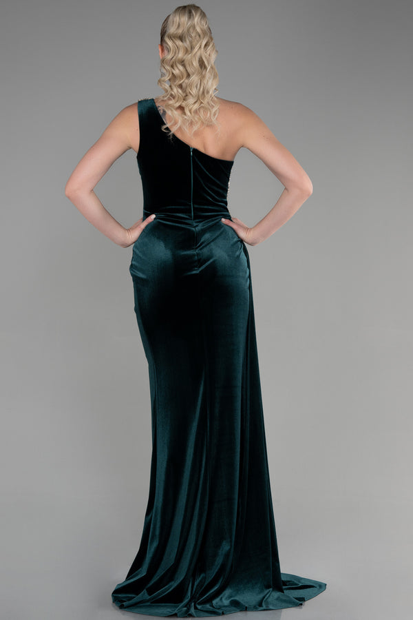 Evora Emerald Green Velvet Gown