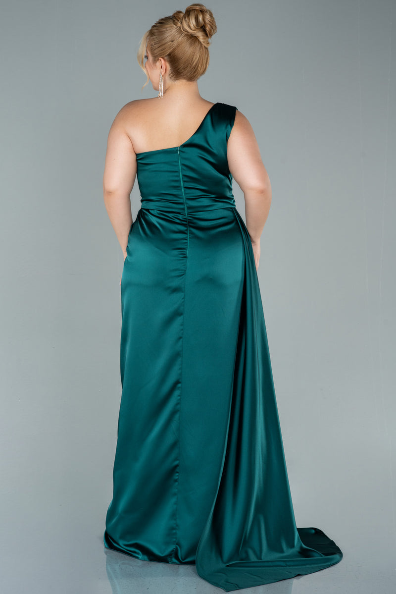 Sabrina Plus Size Emerald Green Gown unmatchedbyu Sabrina Plus Size Emerald Green Gown unmatchedbyu